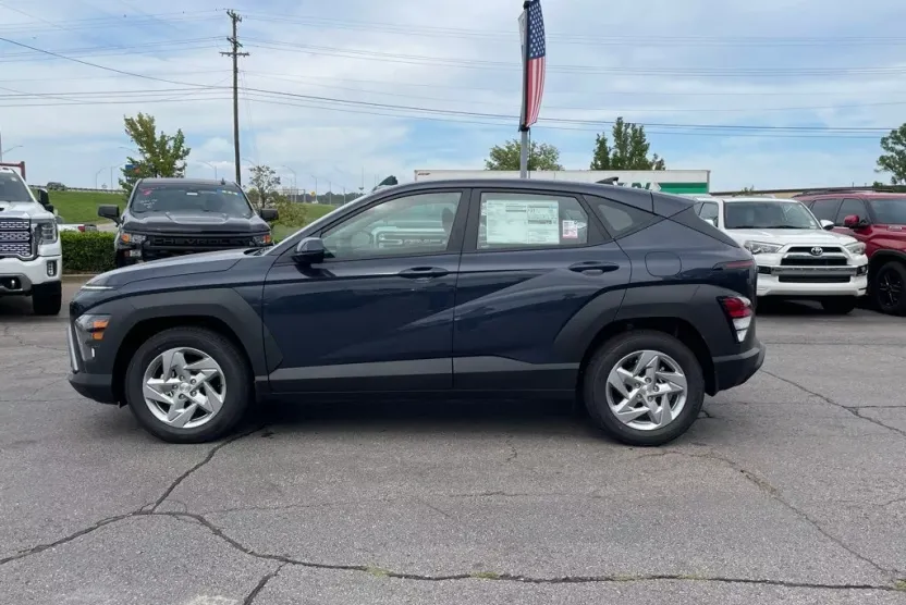 2026 Hyundai Kona SE photo 1