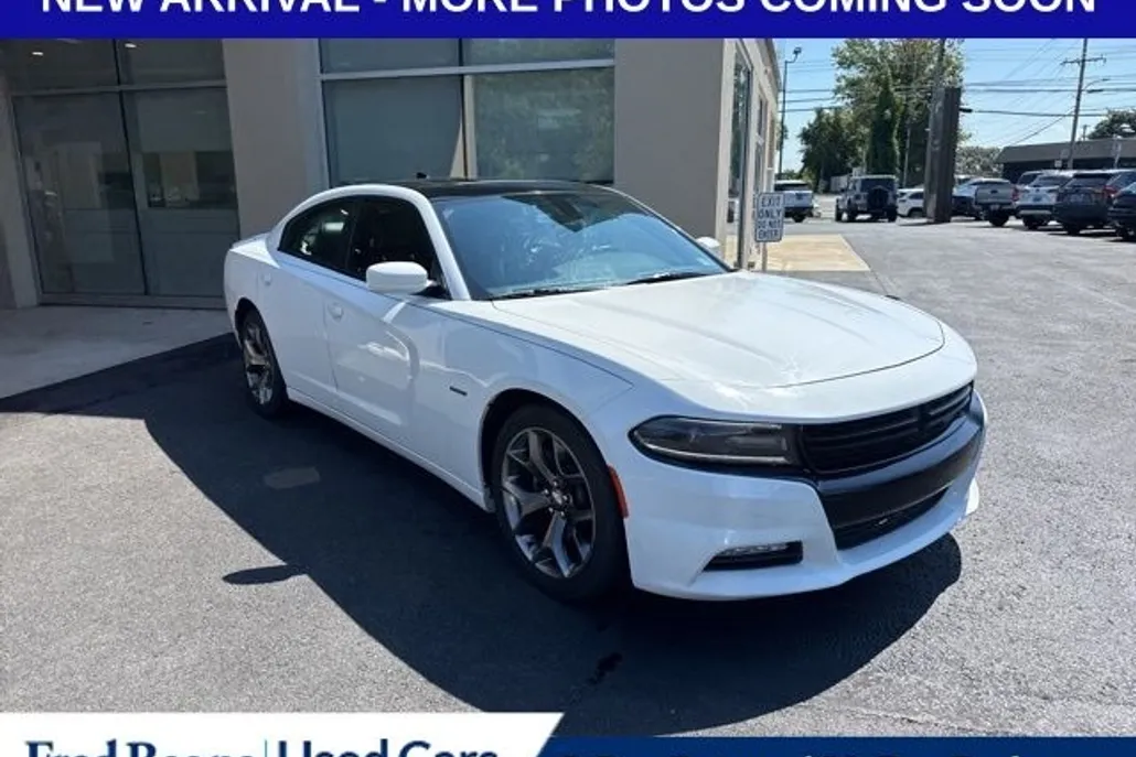 2016 Dodge Charger R/T photo 1