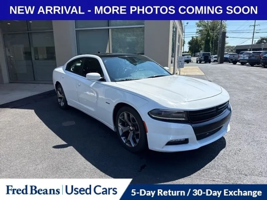 2016 Dodge Charger R/T photo 1