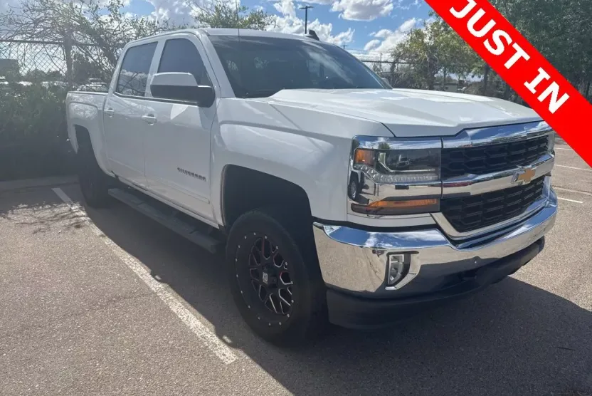 2018 Chevrolet Silverado 1500 LT photo 1