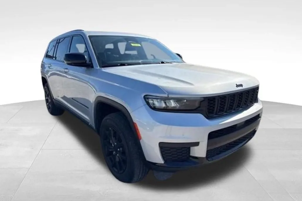 2024 Jeep Grand Cherokee Altitude photo 1