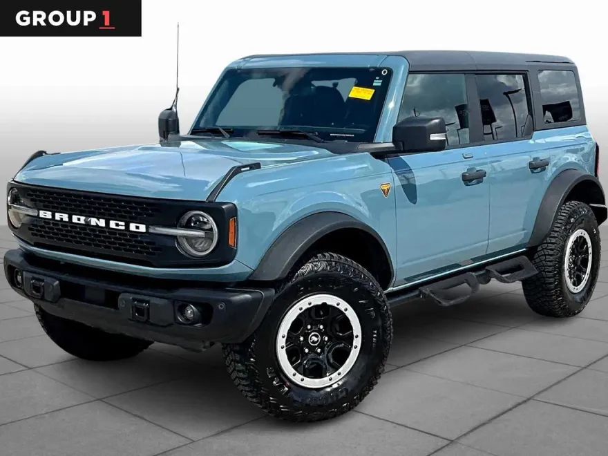 2023 Ford Bronco Badlands photo 1
