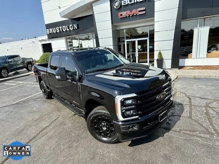 2023 Ford F-350 Lariat photo 1