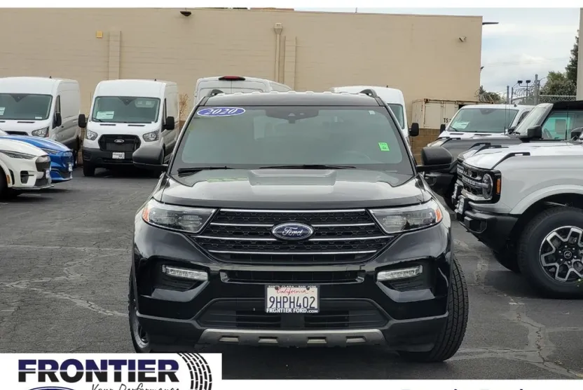 2020 Ford Explorer XLT photo 1
