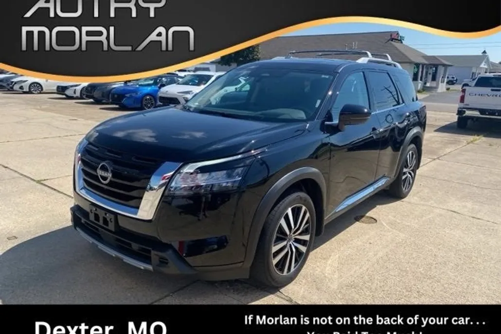 2024 Nissan Pathfinder Platinum photo 1