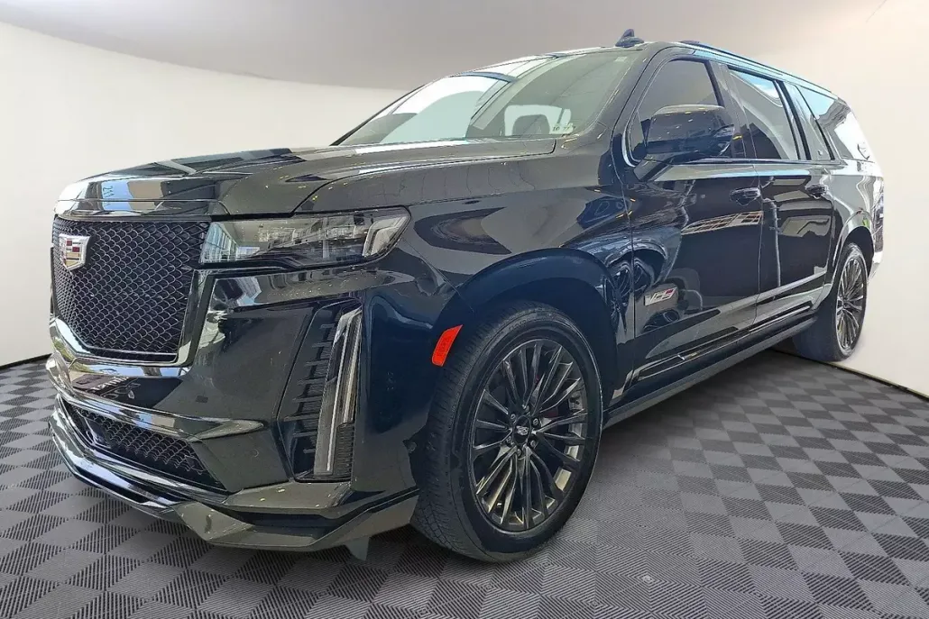 2023 Cadillac Escalade ESV V-Series photo 1