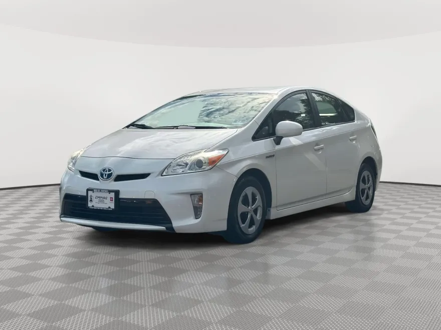 2014 Toyota Prius Two photo 1