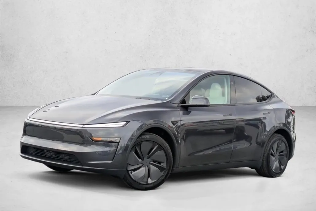 2026 Tesla Model Y Long Range photo 1