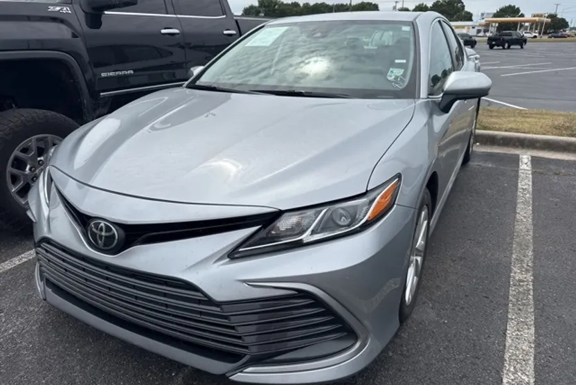 2024 Toyota Camry LE photo 1
