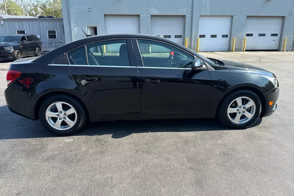 2012 Chevrolet Cruze photo 1