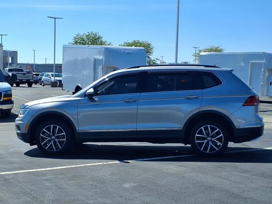 2021 Volkswagen Tiguan SE photo 1