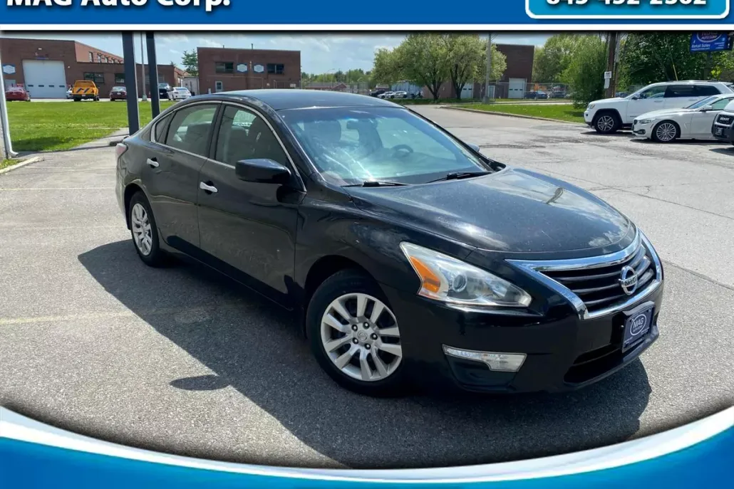 2015 Nissan Altima 2.5 SV photo 1