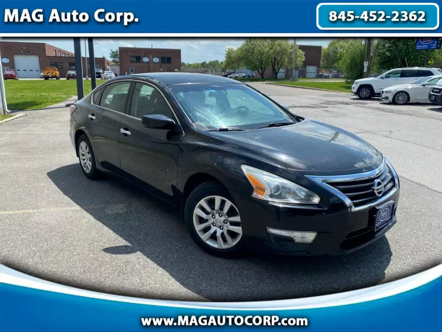 2015 Nissan Altima 2.5 SV photo 1