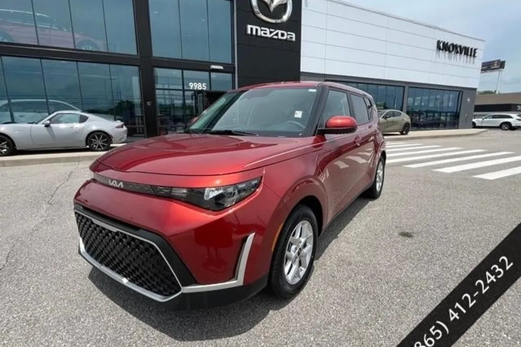 2023 Kia Soul LX photo 1