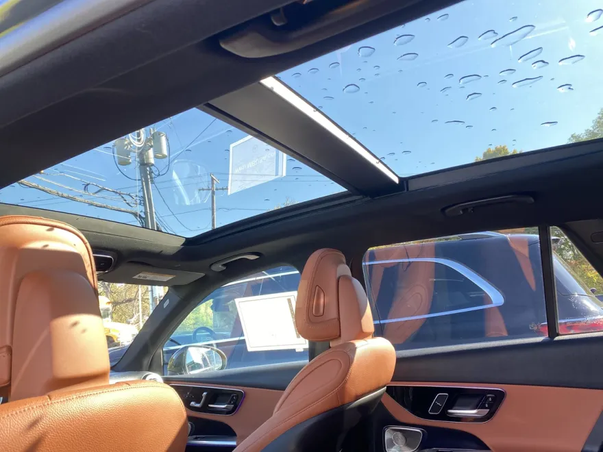 2025 Mercedes Benz GLC 300 4MATIC photo 1