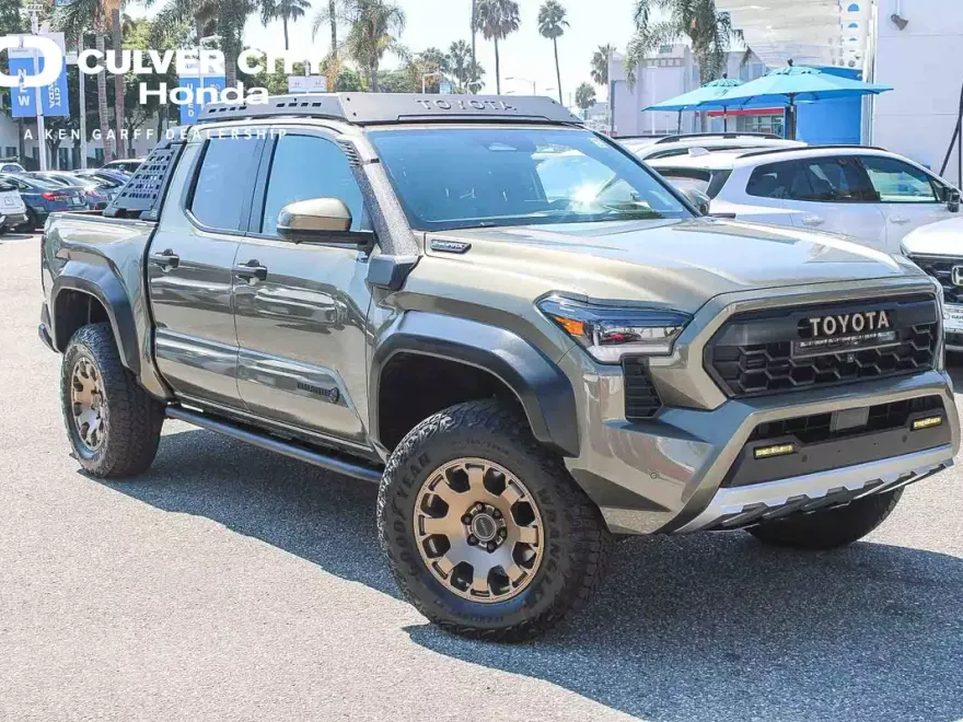 2024 Toyota Tacoma Trailhunter photo 1
