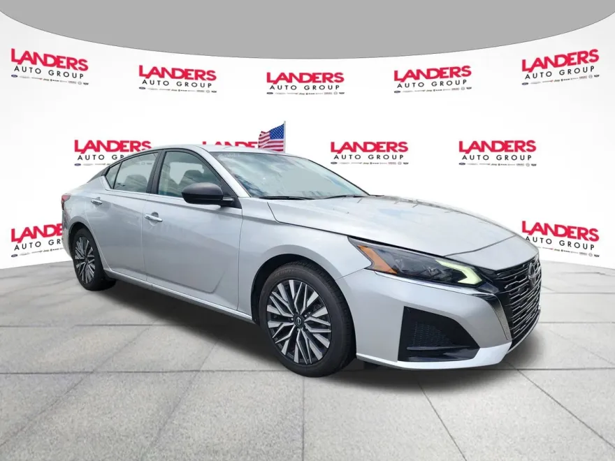 2024 Nissan Altima 2.5 SV photo 1