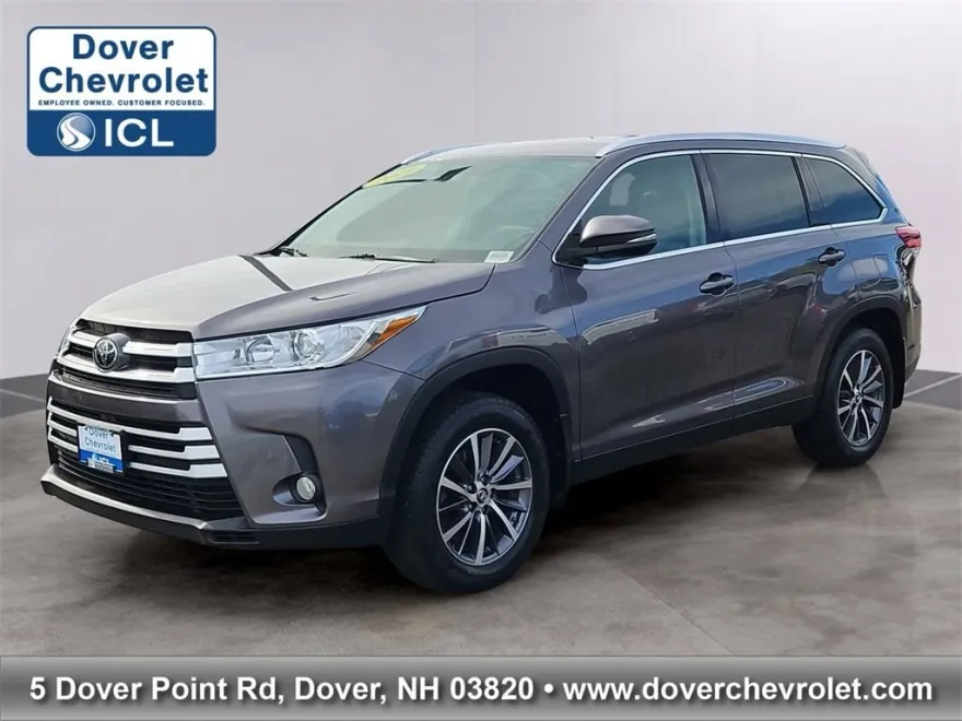2019 Toyota Highlander SE photo 1
