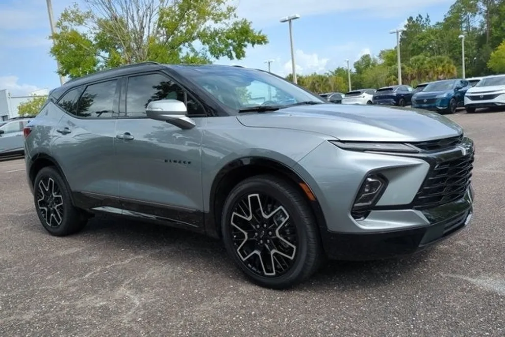 2023 Chevrolet Blazer RS photo 1