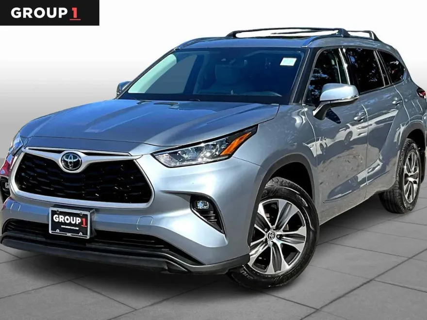 2020 Toyota Highlander XLE photo 1