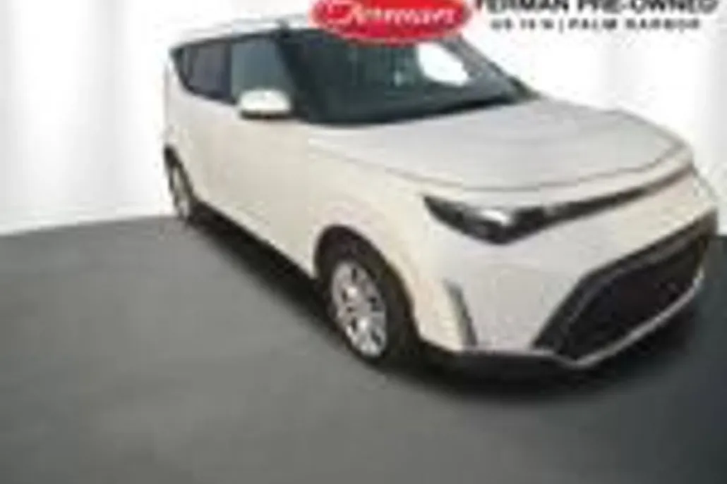 2024 Kia Soul LX photo 1