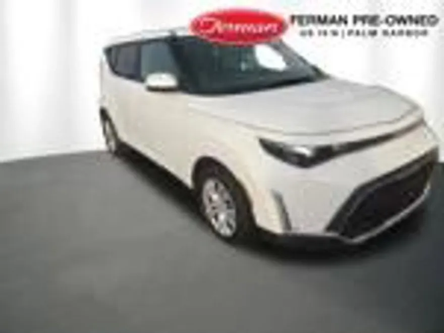 2024 Kia Soul LX photo 1