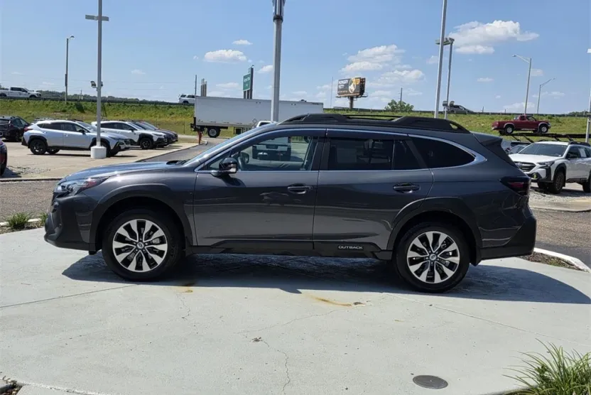 2024 Subaru Outback Limited photo 1