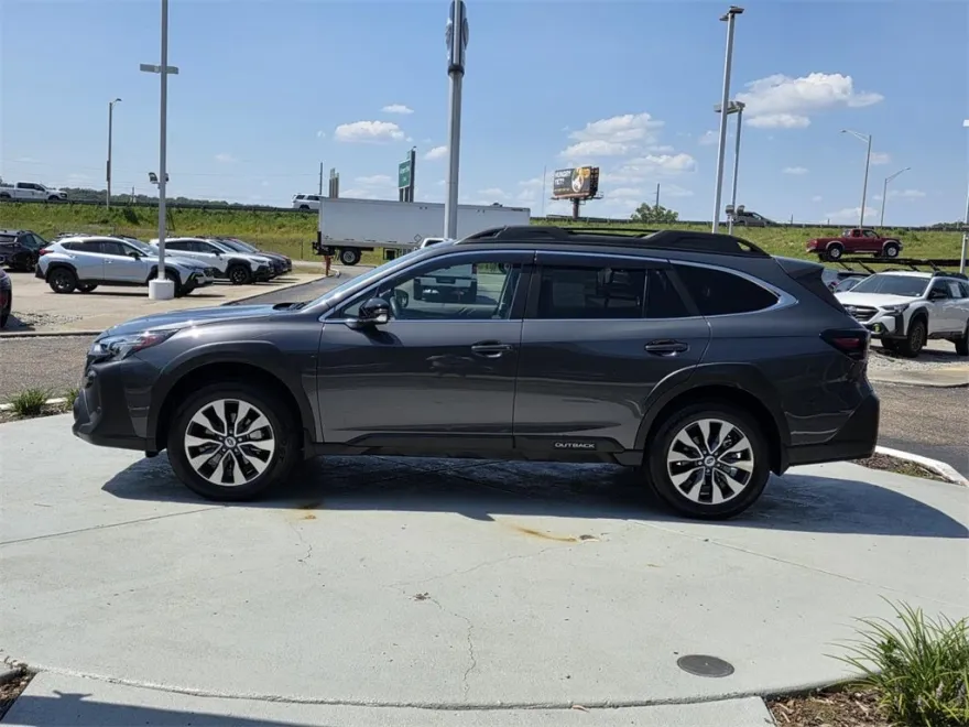 2024 Subaru Outback Limited photo 1