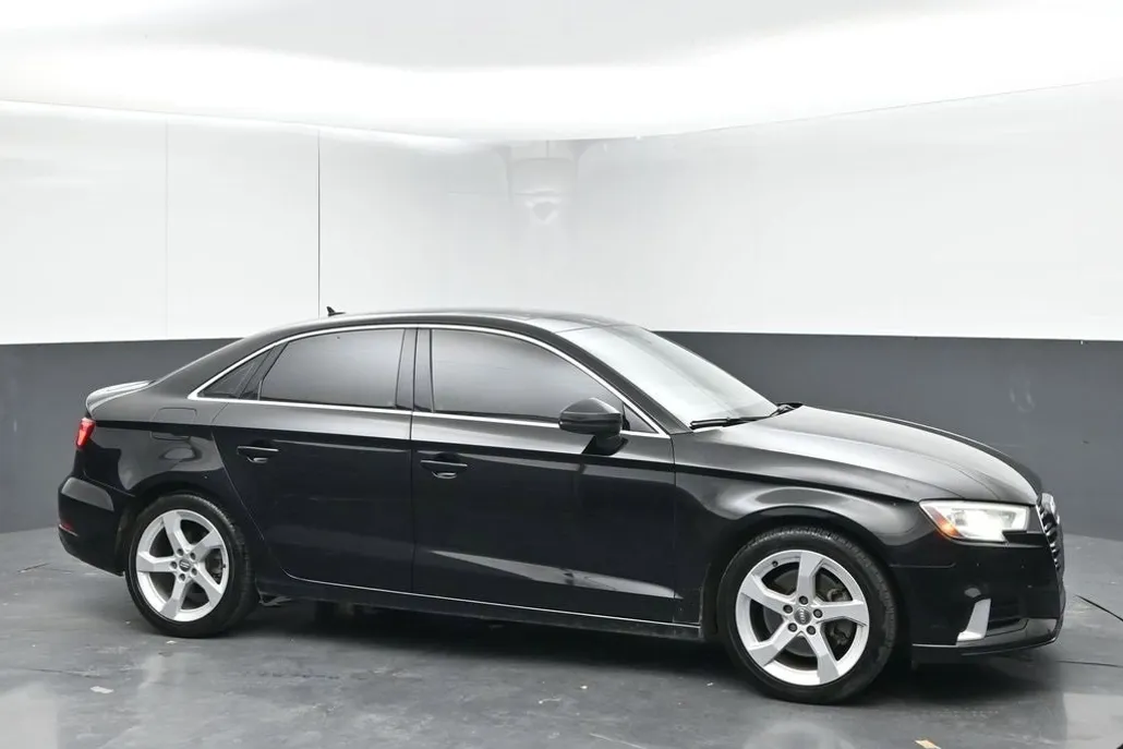 2019 Audi A3 Premium photo 1