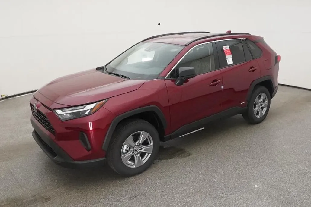 2025 Toyota RAV4 Hybrid LE photo 1