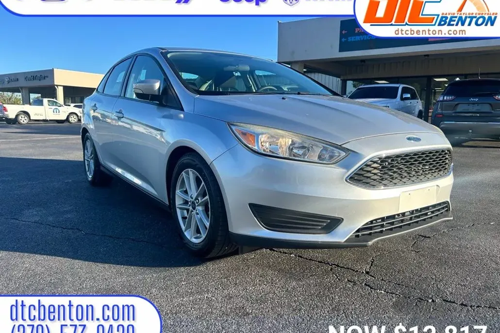 2017 Ford Focus SE photo 1