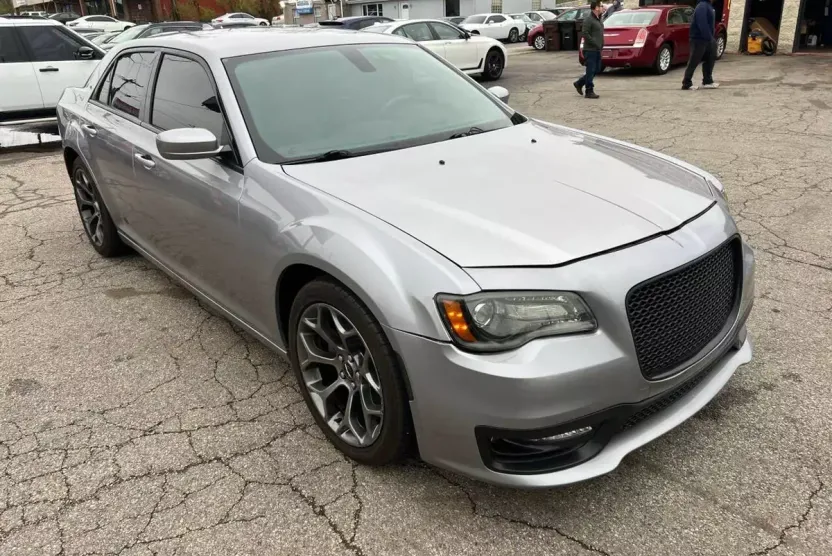 2018 Chrysler 300 photo 1