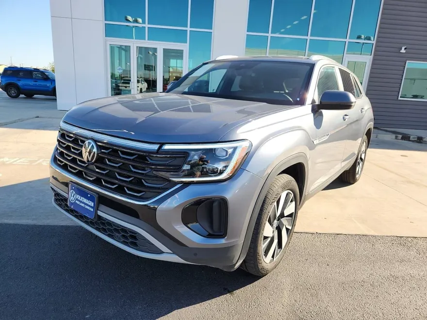 2024 Volkswagen Atlas Cross Sport SE Technology photo 1
