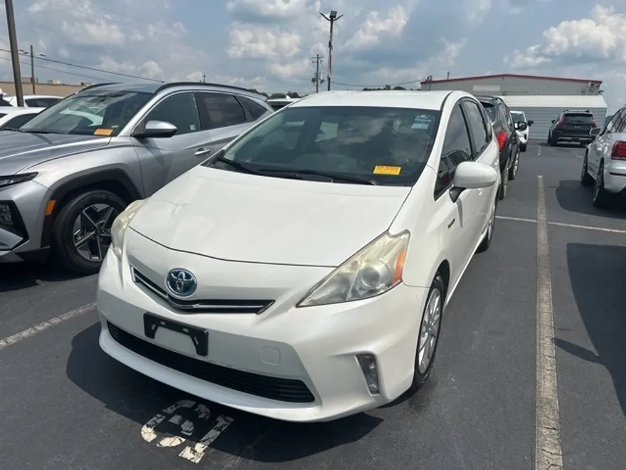 2013 Toyota Prius V Three photo 1