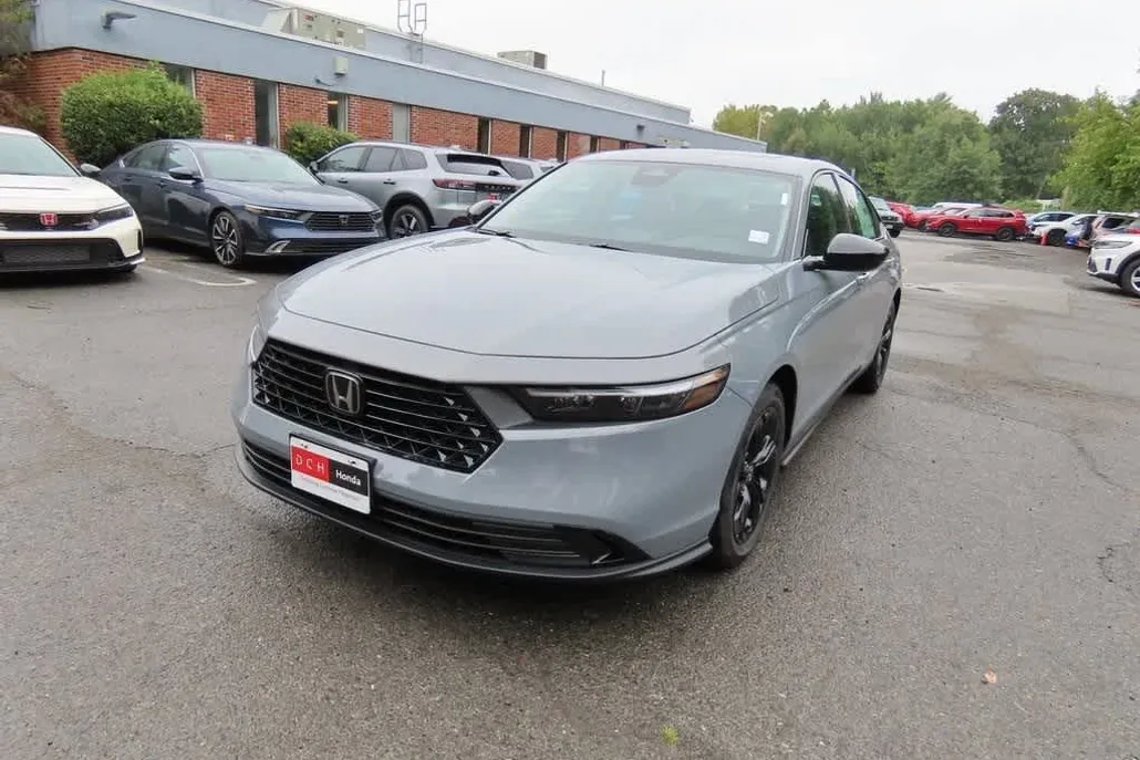 2025 Honda Accord SE photo 1