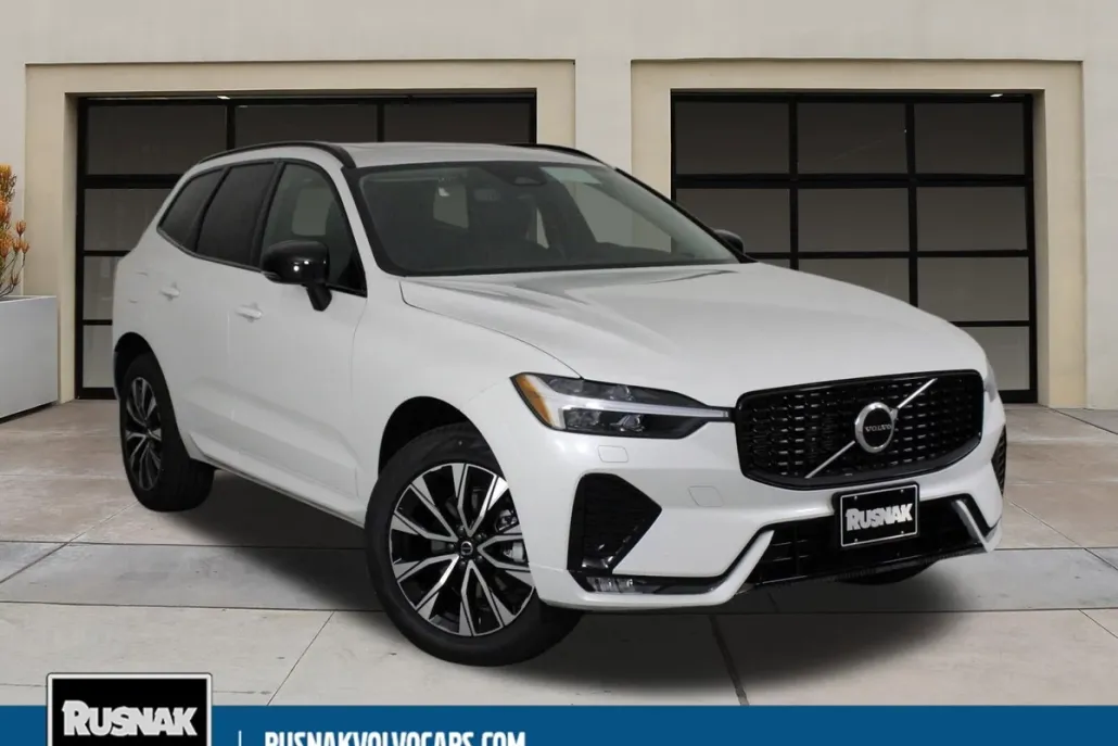 2025 Volvo XC60 B5 Core photo 1