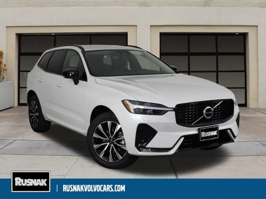 2025 Volvo XC60 B5 Core photo 1