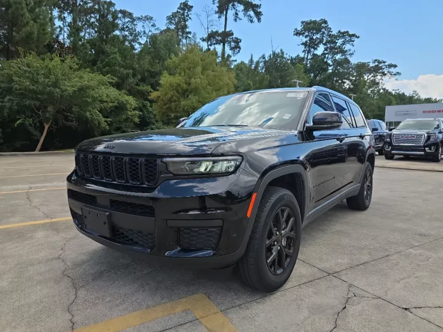 2024 Jeep Grand Cherokee Altitude photo 1