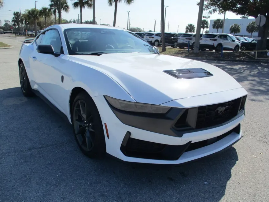 2025 Ford Mustang Dark Horse Premium photo 1