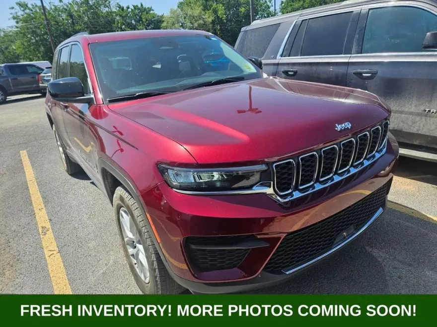 2024 Jeep Grand Cherokee Laredo photo 1