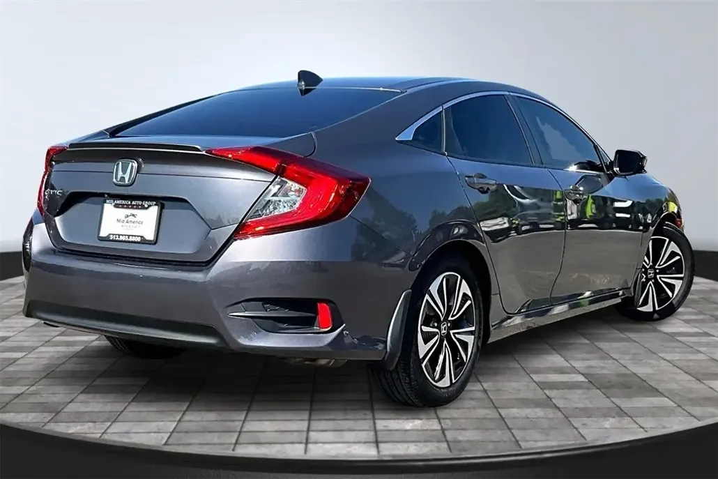 2018 Honda Civic EX-L photo 1