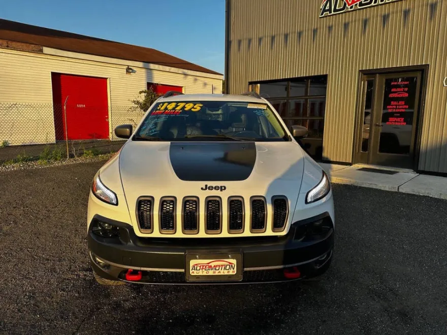 2016 Jeep Cherokee Trailhawk photo 1