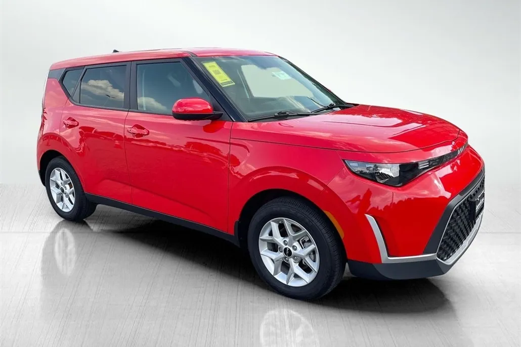2024 Kia Soul S photo 1