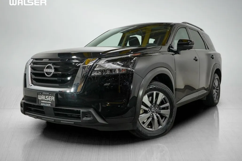 2023 Nissan Pathfinder SV photo 1