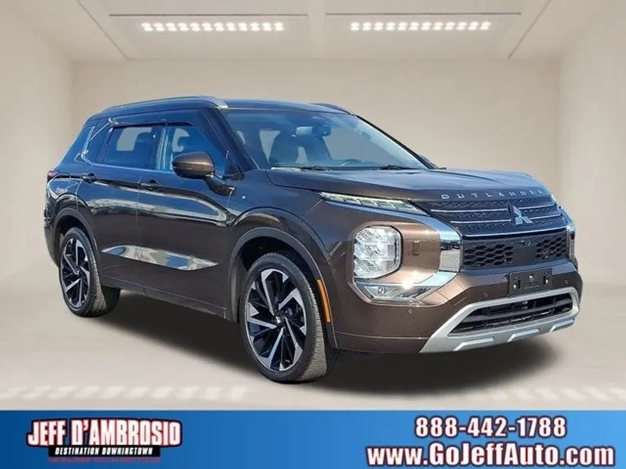 2022 Mitsubishi Outlander SEL photo 1