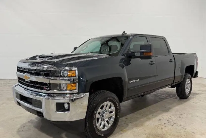 2018 Chevrolet Silverado 2500HD LT photo 1