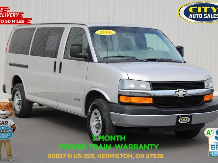 2006 Chevrolet Express Passenger LT photo 1