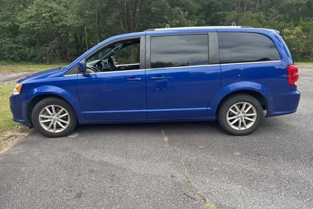 2019 Dodge Grand Caravan SXT photo 1