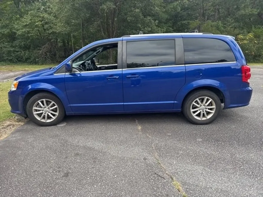 2019 Dodge Grand Caravan SXT photo 1