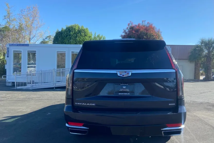 2023 Cadillac Escalade Premium Luxury photo 1